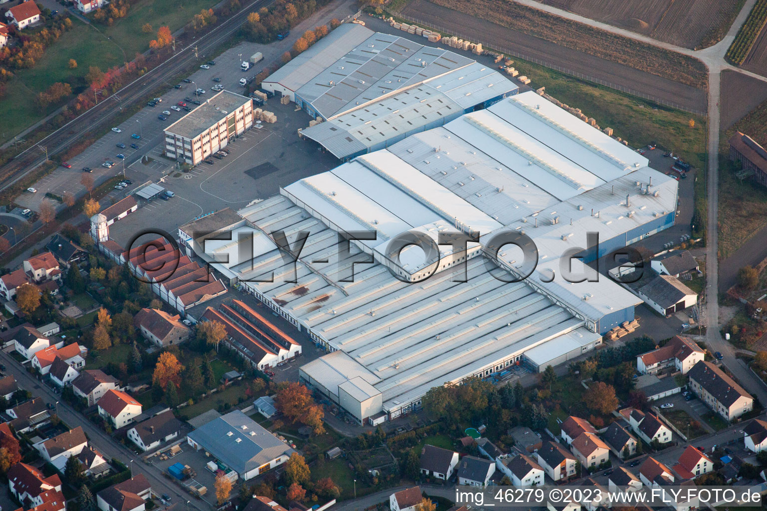Vue aérienne de Site de l'usine Kardex Remstar Production Deutschland GmbH sur la Kardex-Platz dans le quartier de Sondernheim à Bellheim dans le département Rhénanie-Palatinat, Allemagne