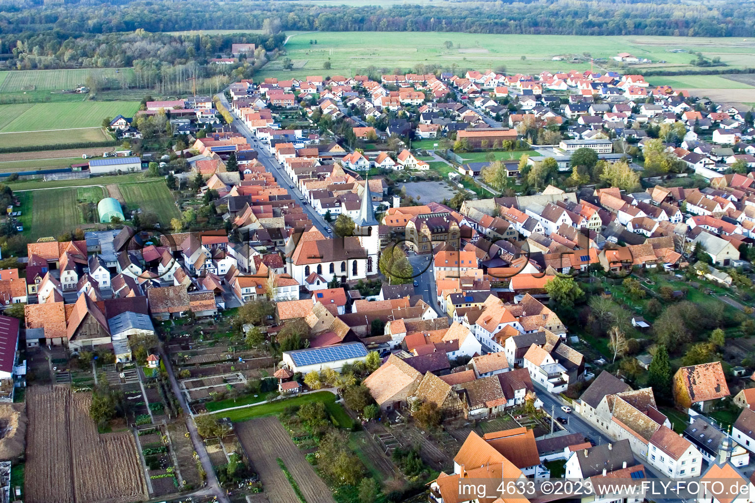 Vue aérienne de Ottersheim près de l'ouest à Ottersheim bei Landau dans le département Rhénanie-Palatinat, Allemagne