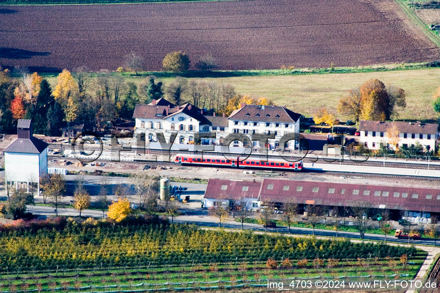 Vue d'oiseau de Gare à Winden dans le département Rhénanie-Palatinat, Allemagne