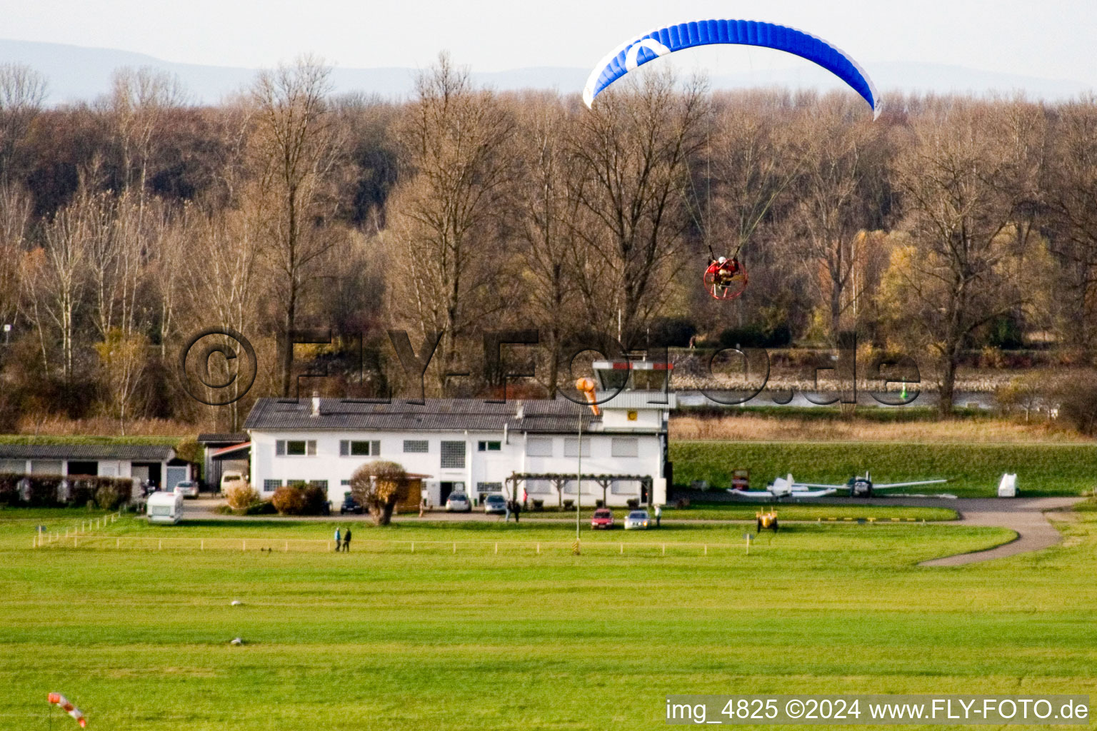 Vue aérienne de Herrenteich, entraînement à la performance à Ketsch dans le département Bade-Wurtemberg, Allemagne