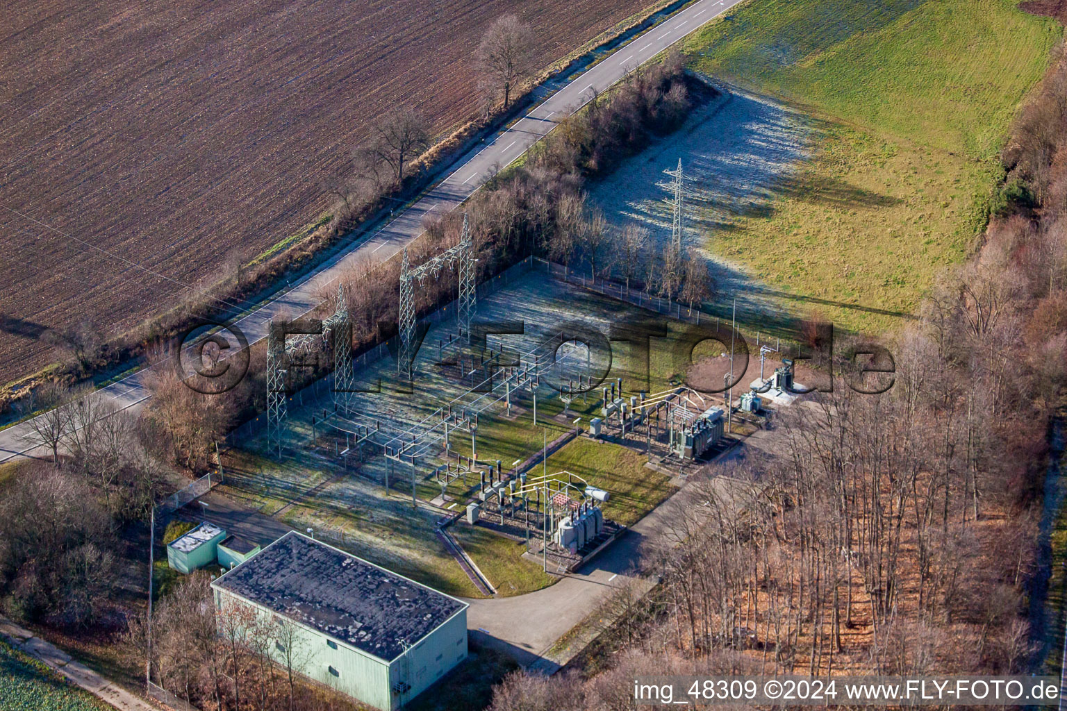 Sous-station à Bad Bergzabern dans le département Rhénanie-Palatinat, Allemagne hors des airs