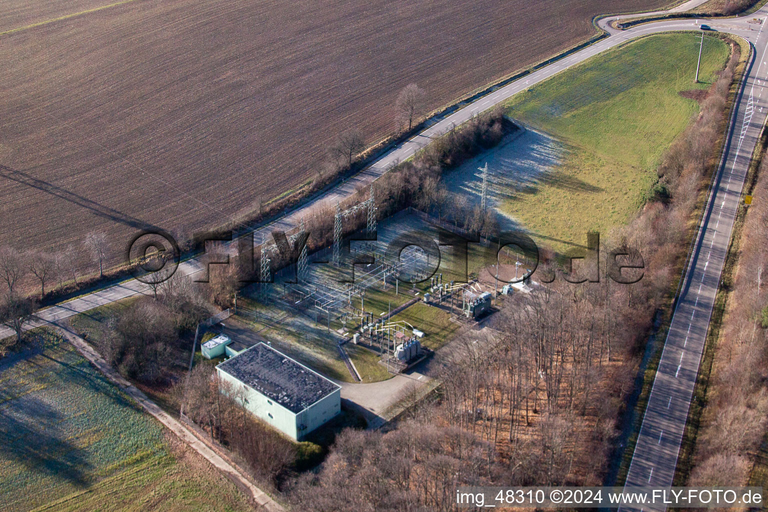 Sous-station à Bad Bergzabern dans le département Rhénanie-Palatinat, Allemagne vue d'en haut