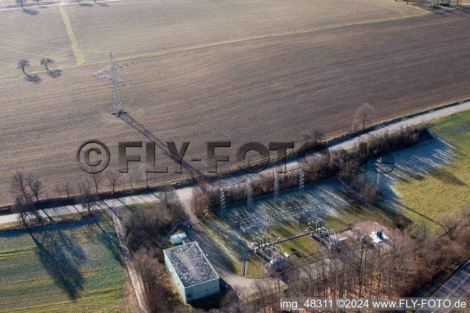 Sous-station à Bad Bergzabern dans le département Rhénanie-Palatinat, Allemagne depuis l'avion