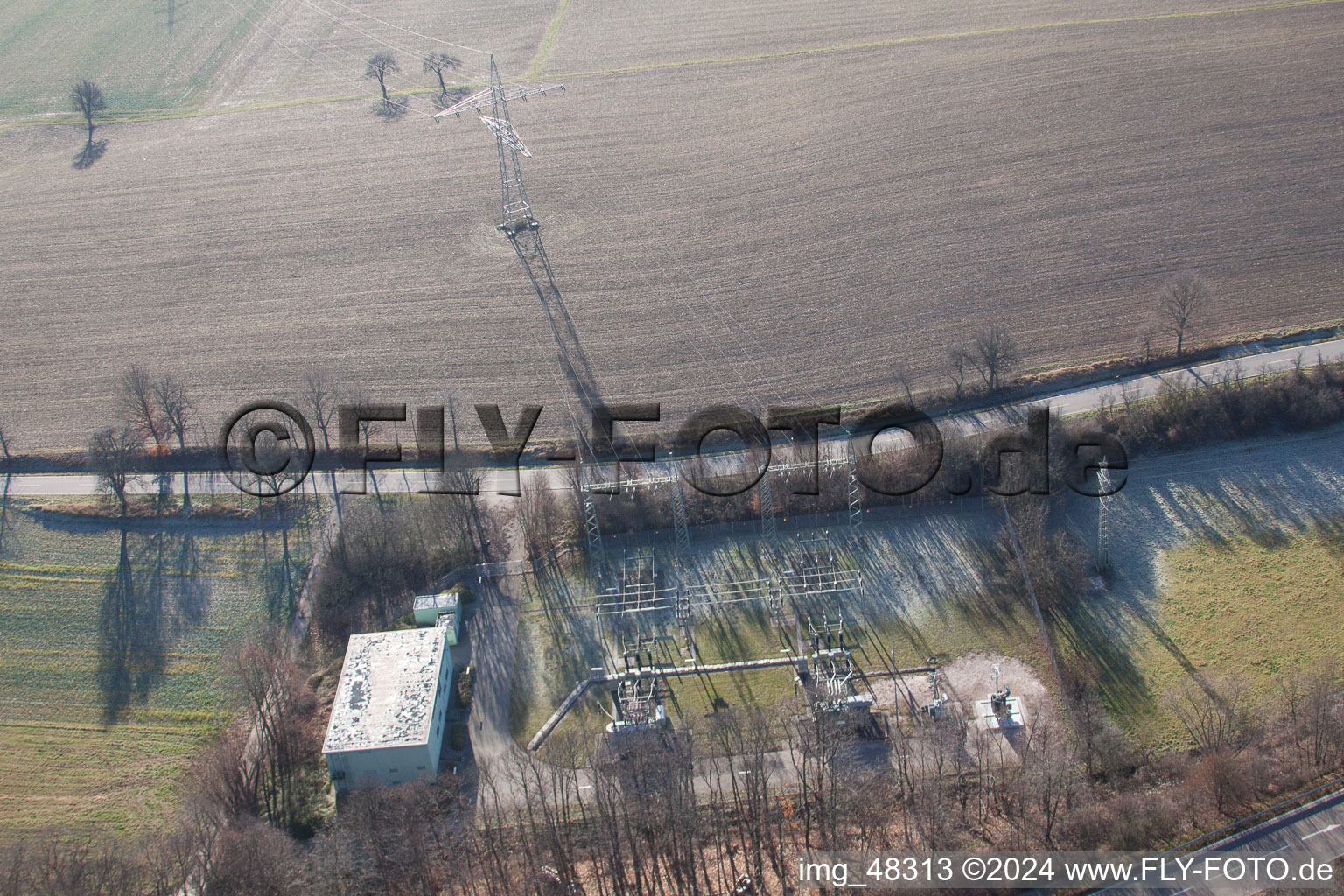 Sous-station à Bad Bergzabern dans le département Rhénanie-Palatinat, Allemagne vue du ciel