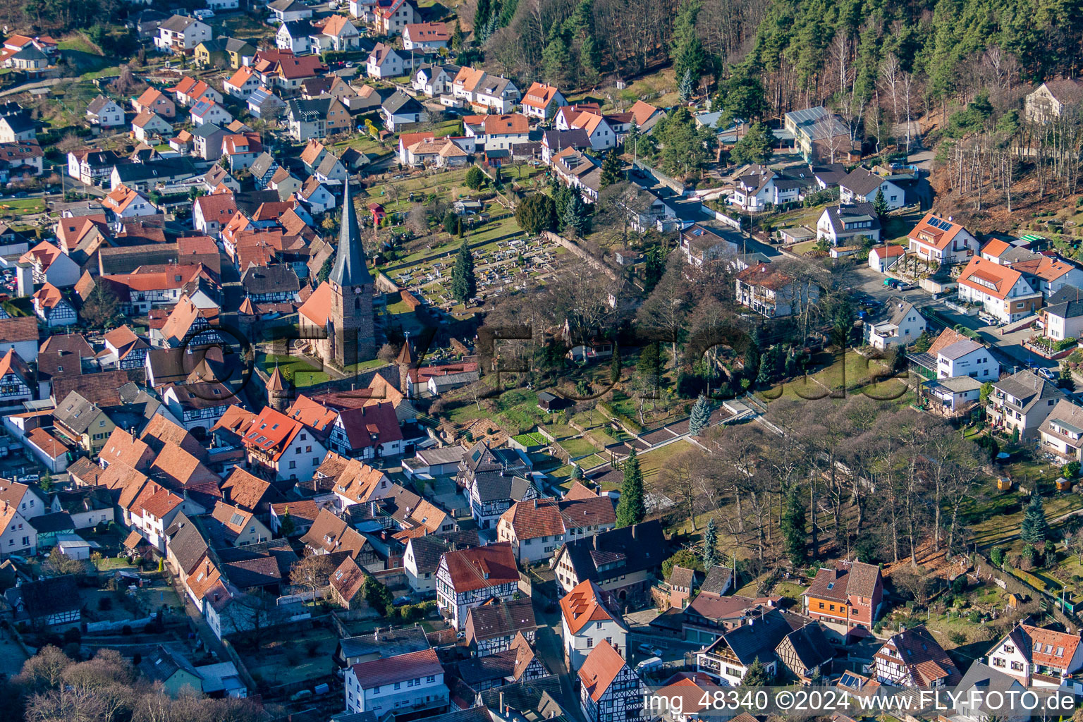 Dörrenbach dans le département Rhénanie-Palatinat, Allemagne du point de vue du drone