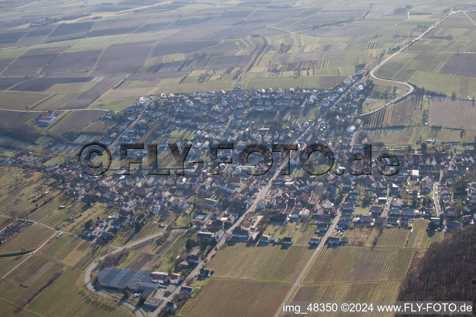 Vue aérienne de Oberotterbach dans le département Rhénanie-Palatinat, Allemagne