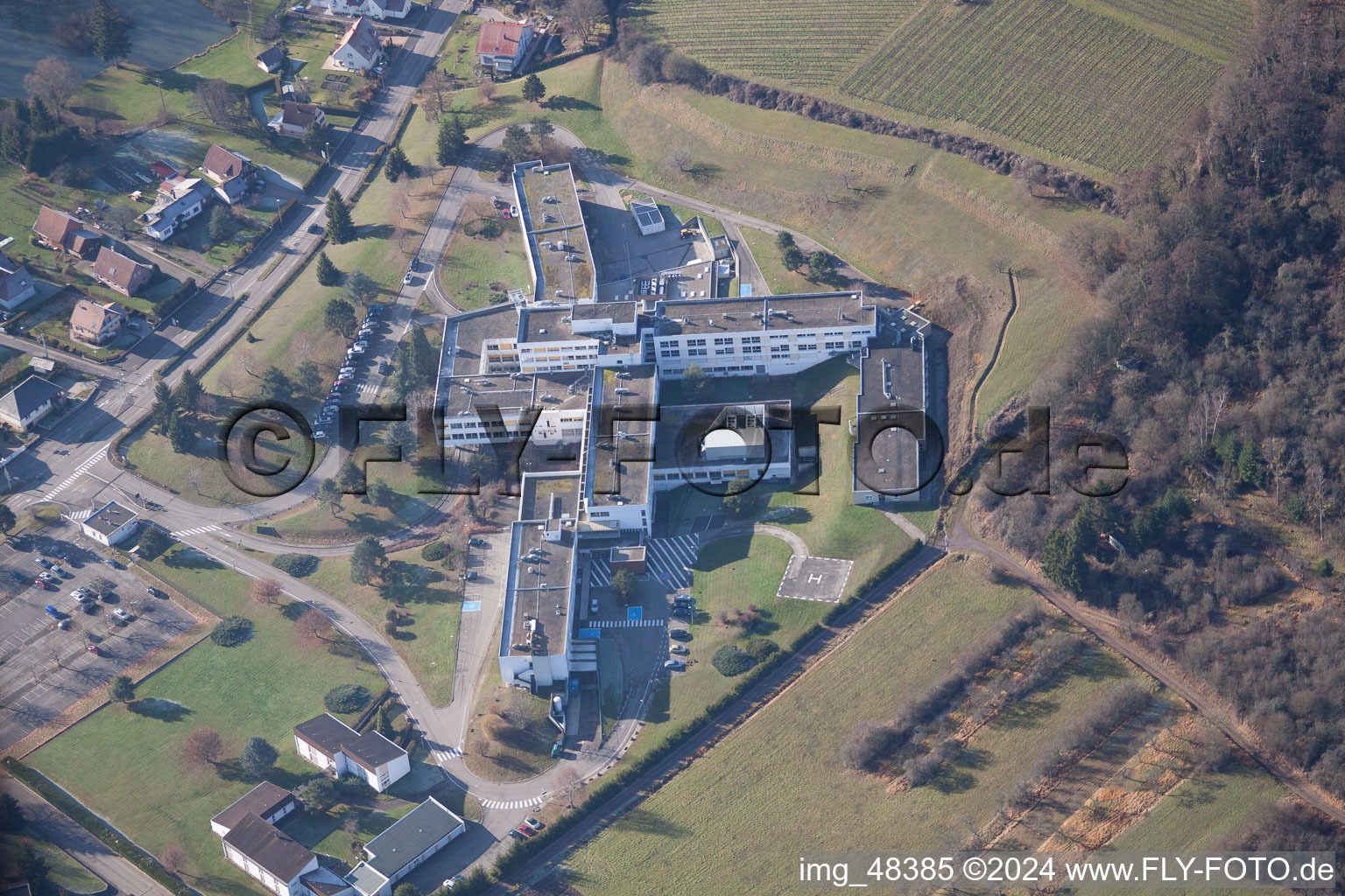 Vue aérienne de Hôpital à Wissembourg dans le département Bas Rhin, France