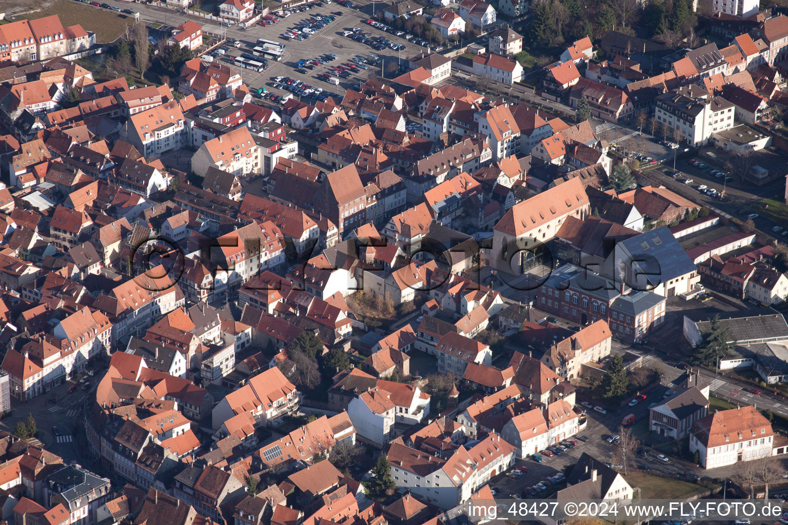 Wissembourg dans le département Bas Rhin, France depuis l'avion