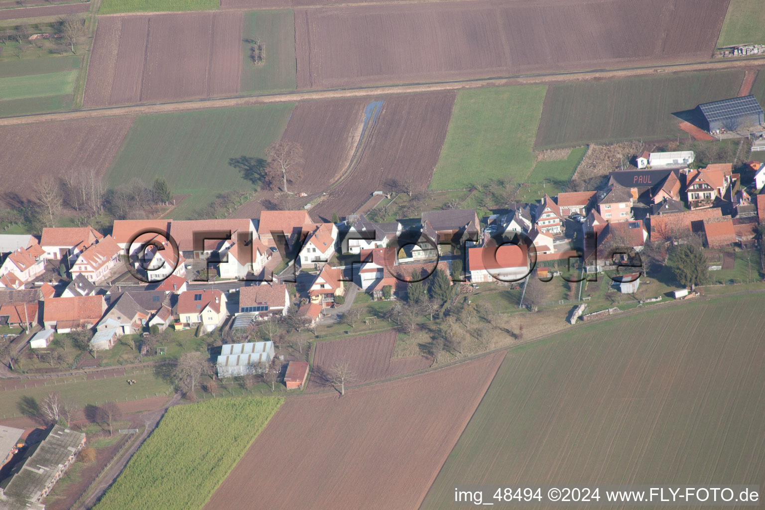 Vue d'oiseau de Schleithal dans le département Bas Rhin, France