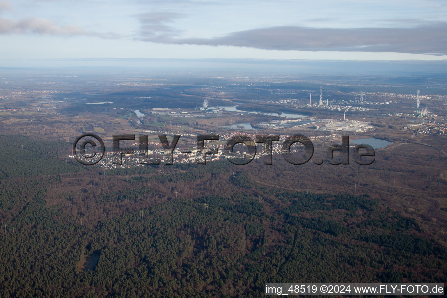 Vue aérienne de Du sud-ouest à Wörth am Rhein dans le département Rhénanie-Palatinat, Allemagne