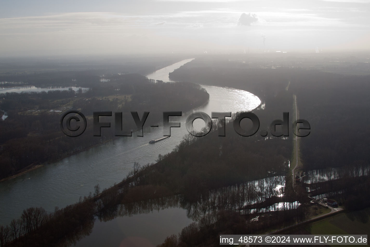 Germersheim dans le département Rhénanie-Palatinat, Allemagne depuis l'avion