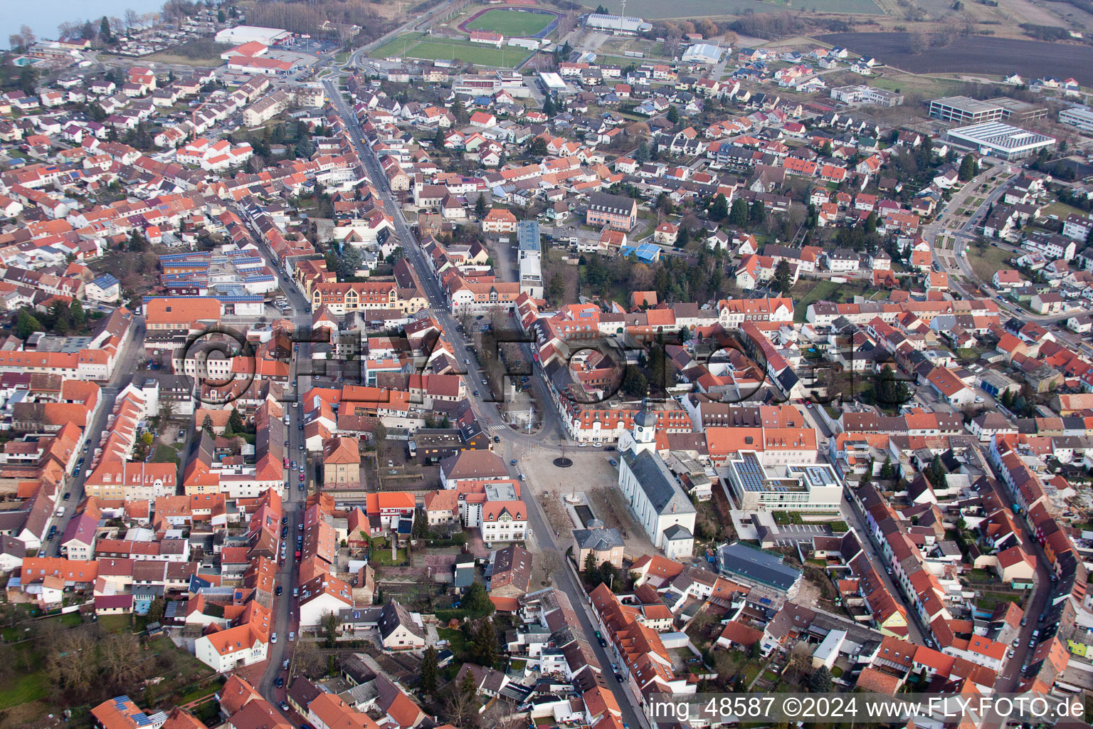 Philippsburg dans le département Bade-Wurtemberg, Allemagne depuis l'avion