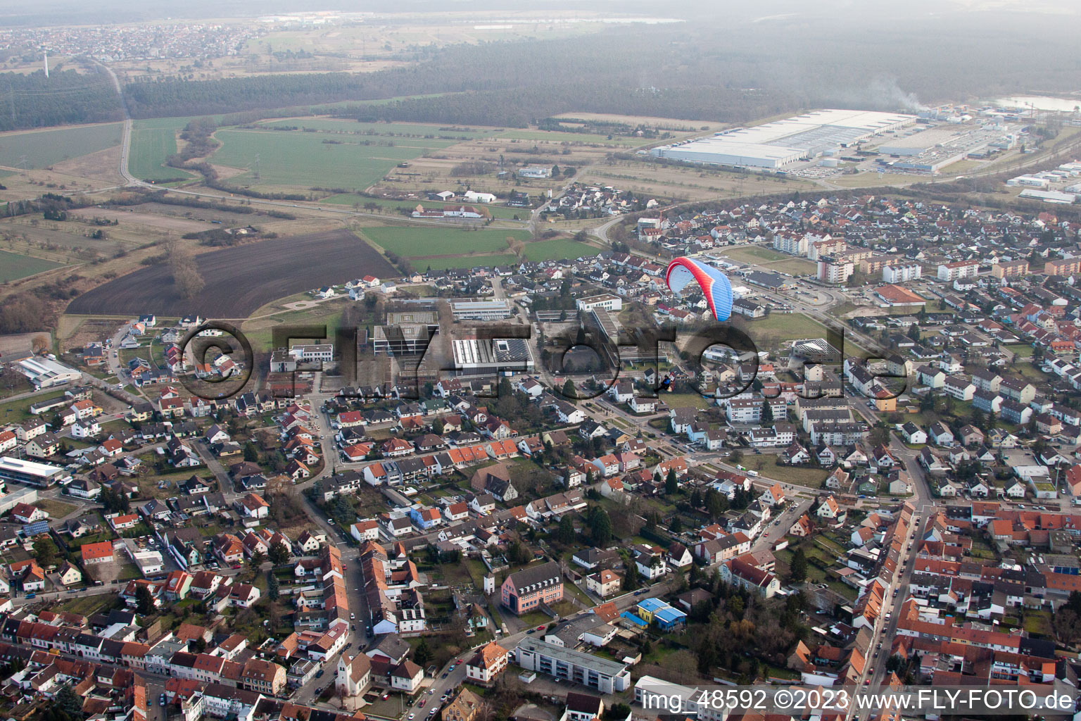 Philippsburg dans le département Bade-Wurtemberg, Allemagne du point de vue du drone