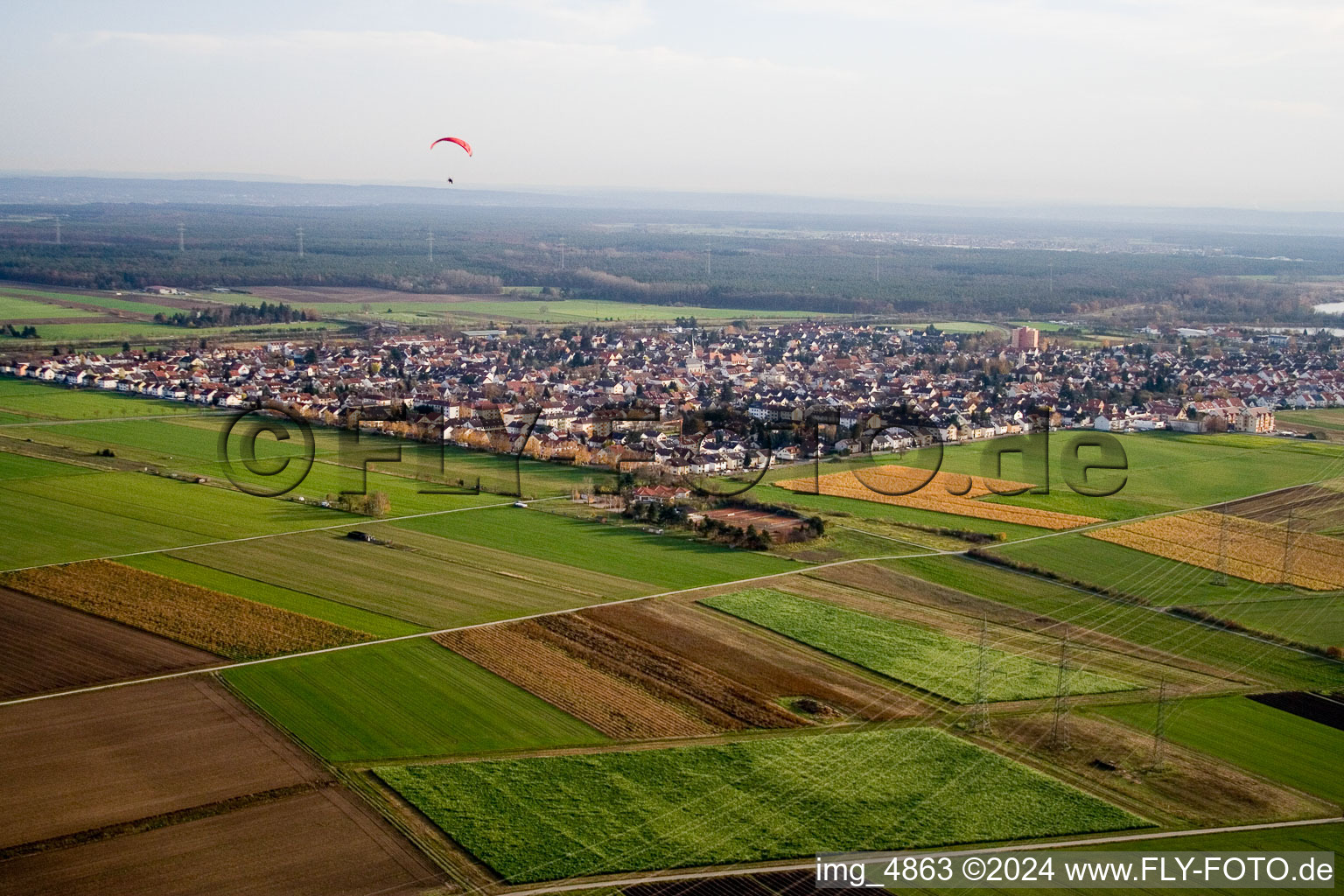 Vue aérienne de Du nord-ouest à Neulußheim dans le département Bade-Wurtemberg, Allemagne