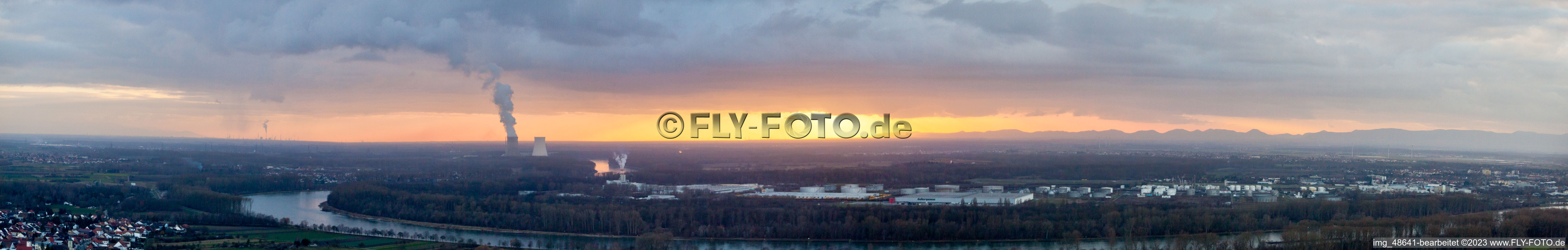 Vue aérienne de Panorama de la boucle du Rhin depuis le nord-est à Speyer dans le département Rhénanie-Palatinat, Allemagne