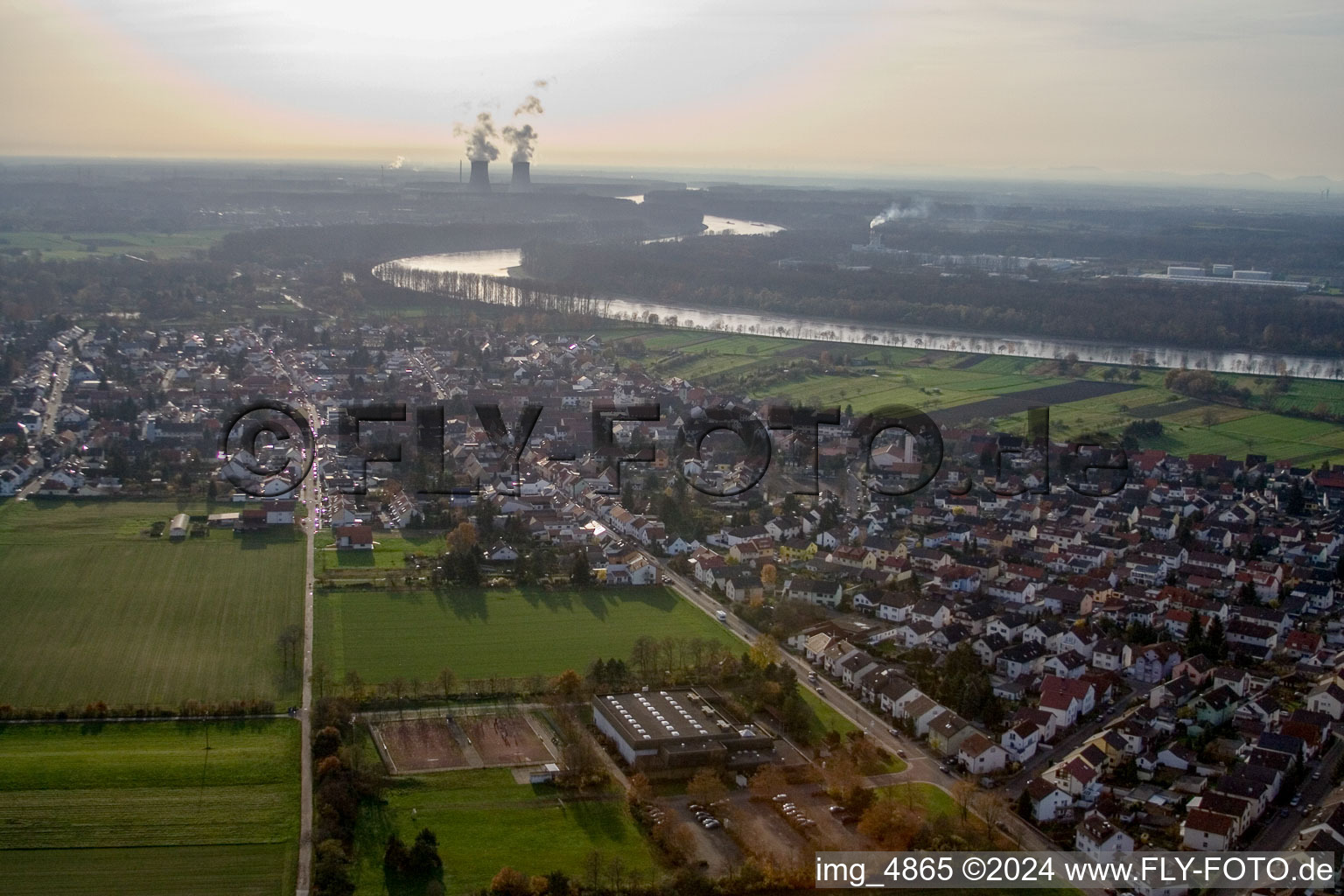 Vue aérienne de Du nord à Altlußheim dans le département Bade-Wurtemberg, Allemagne