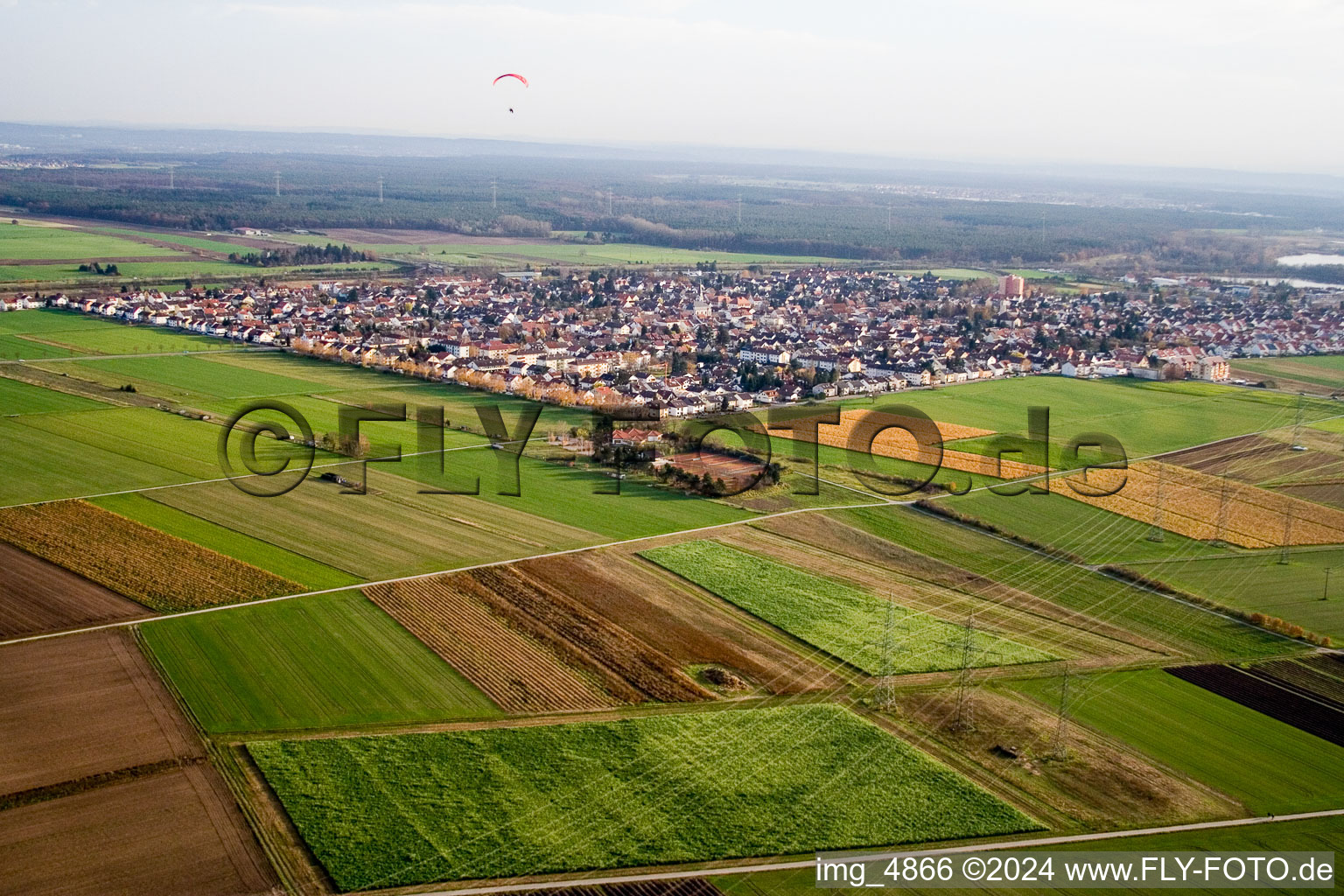 Vue aérienne de Du nord-ouest à Neulußheim dans le département Bade-Wurtemberg, Allemagne