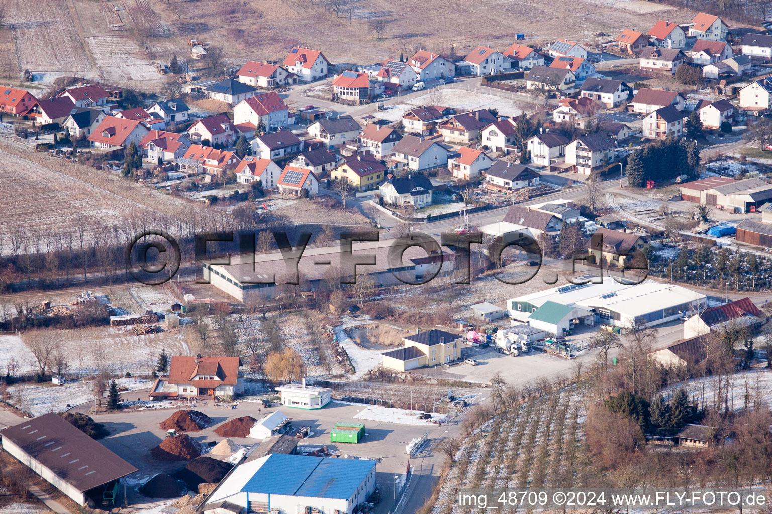 Vue aérienne de AVN GmbH à le quartier Neuenbürg in Kraichtal dans le département Bade-Wurtemberg, Allemagne