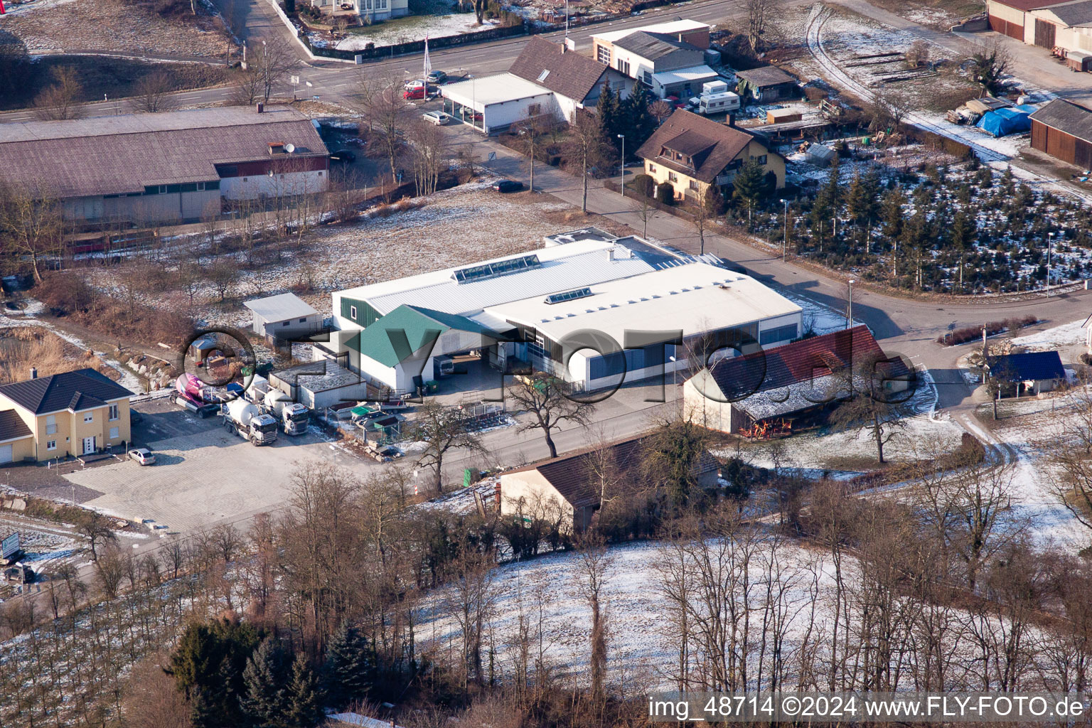 Vue aérienne de AVN GmbH, briqueterie Thomas Ullrich à le quartier Neuenbürg in Kraichtal dans le département Bade-Wurtemberg, Allemagne