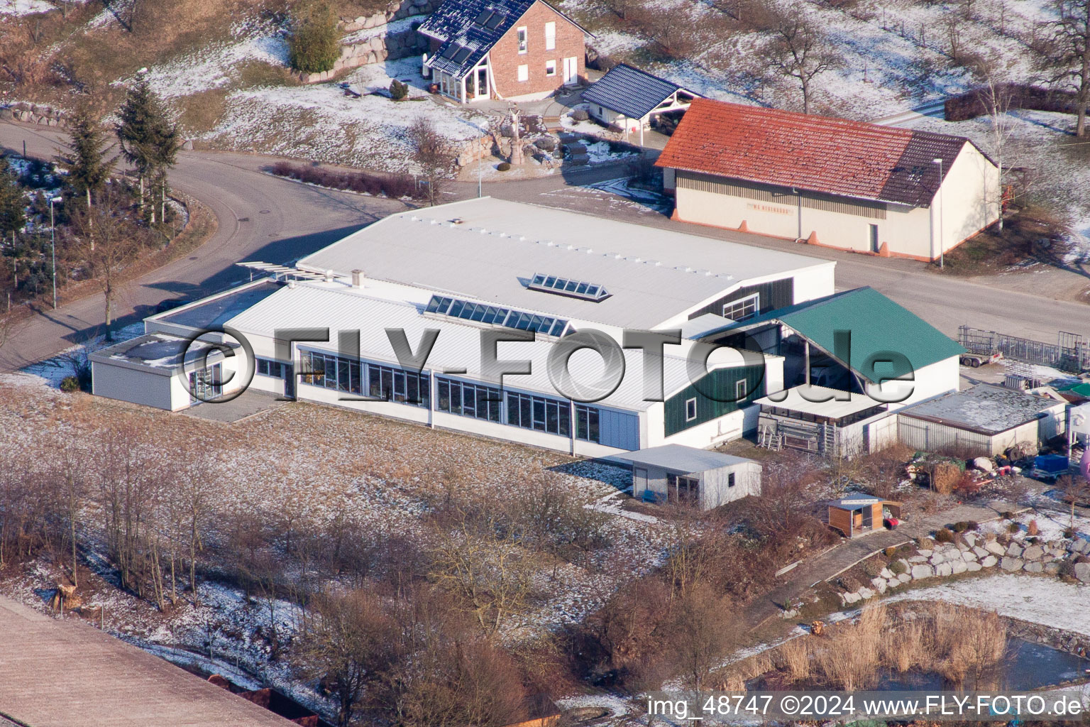 Photographie aérienne de AVN GmbH, briqueterie Thomas Ullrich à le quartier Neuenbürg in Kraichtal dans le département Bade-Wurtemberg, Allemagne