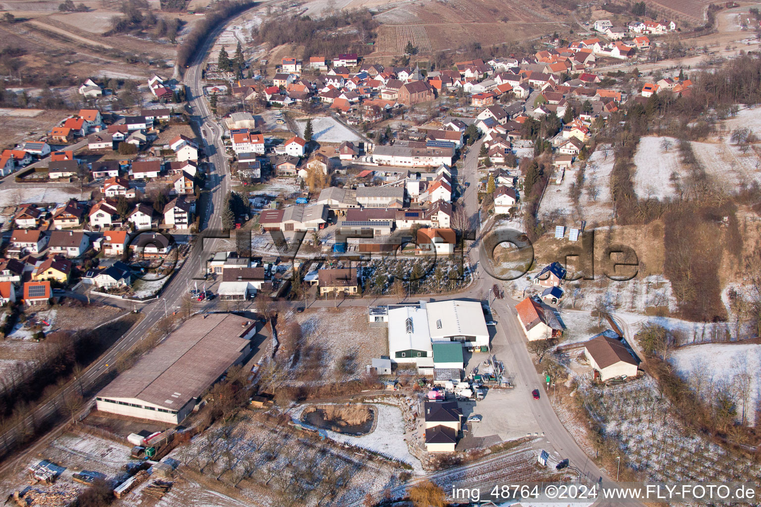 Quartier Neuenbürg in Kraichtal dans le département Bade-Wurtemberg, Allemagne du point de vue du drone