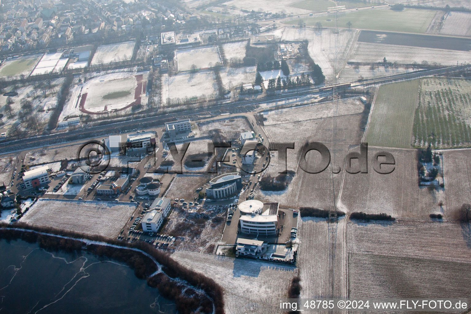 Vue aérienne de SHK en hiver à Bruchsal dans le département Bade-Wurtemberg, Allemagne