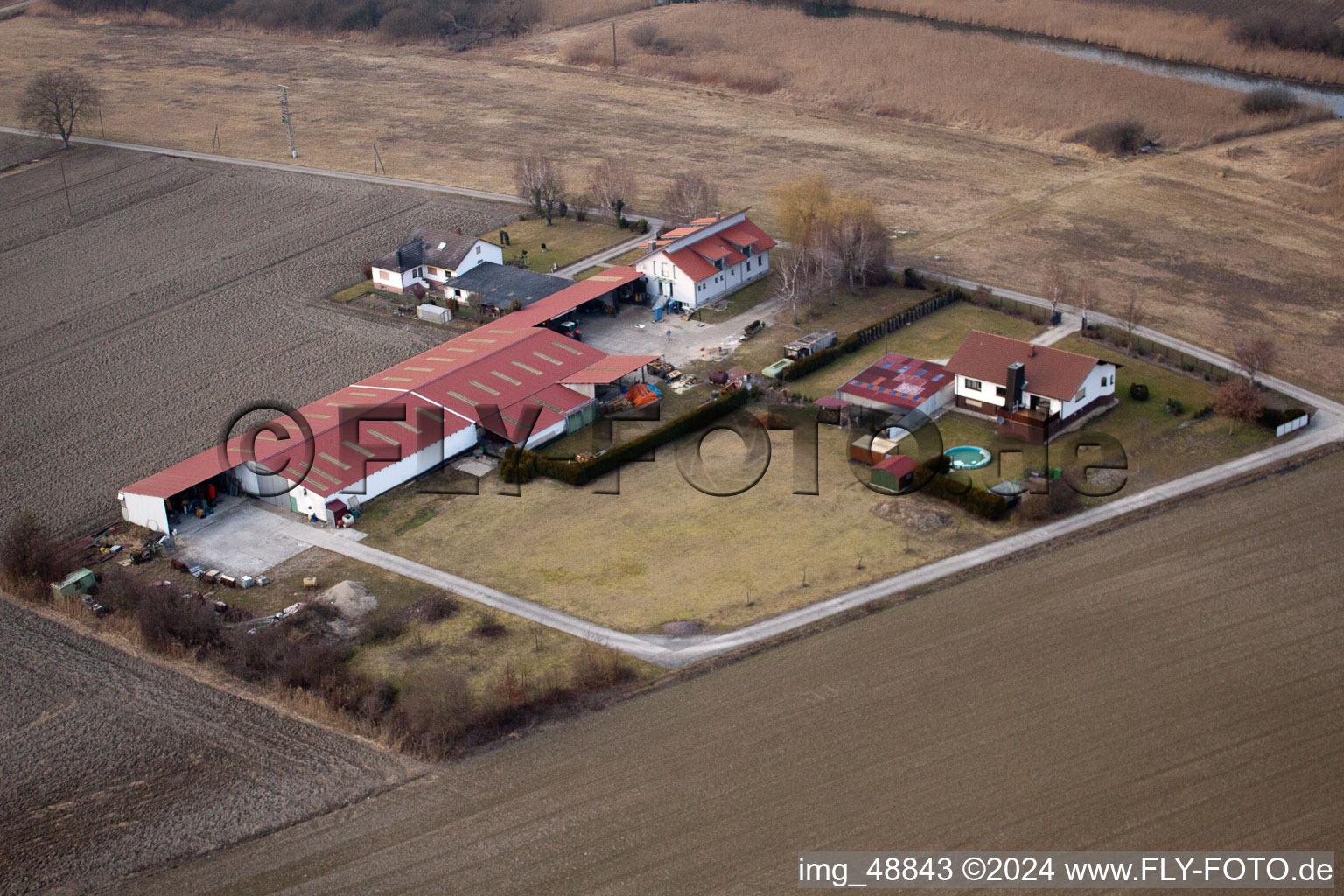 Neupotz dans le département Rhénanie-Palatinat, Allemagne d'un drone