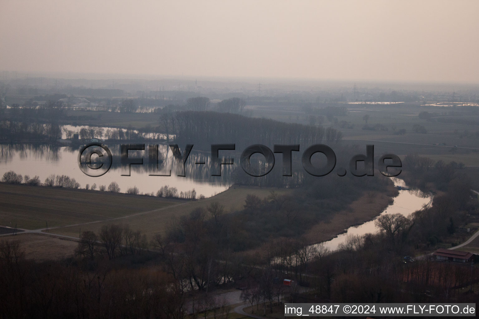 Vue aérienne de Neupotz dans le département Rhénanie-Palatinat, Allemagne