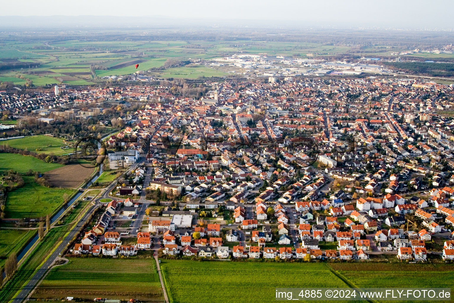 Vue aérienne de Du sud à Hockenheim dans le département Bade-Wurtemberg, Allemagne