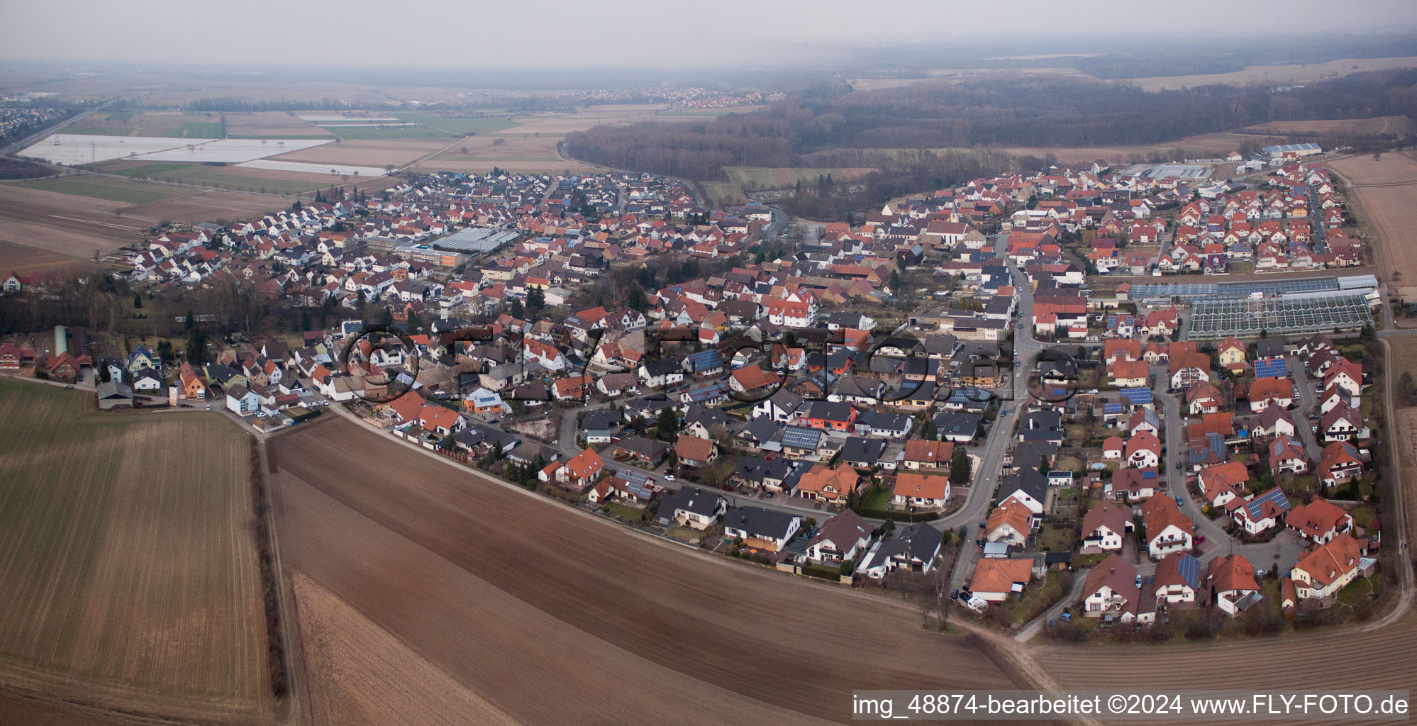 Champs agricoles et surfaces utilisables à Kuhardt dans le département Rhénanie-Palatinat, Allemagne d'en haut