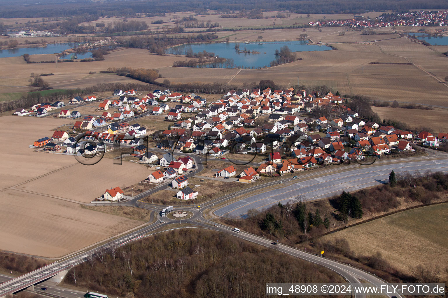 Vue aérienne de Nouvelle zone de développement de Hardtwald à Neupotz dans le département Rhénanie-Palatinat, Allemagne