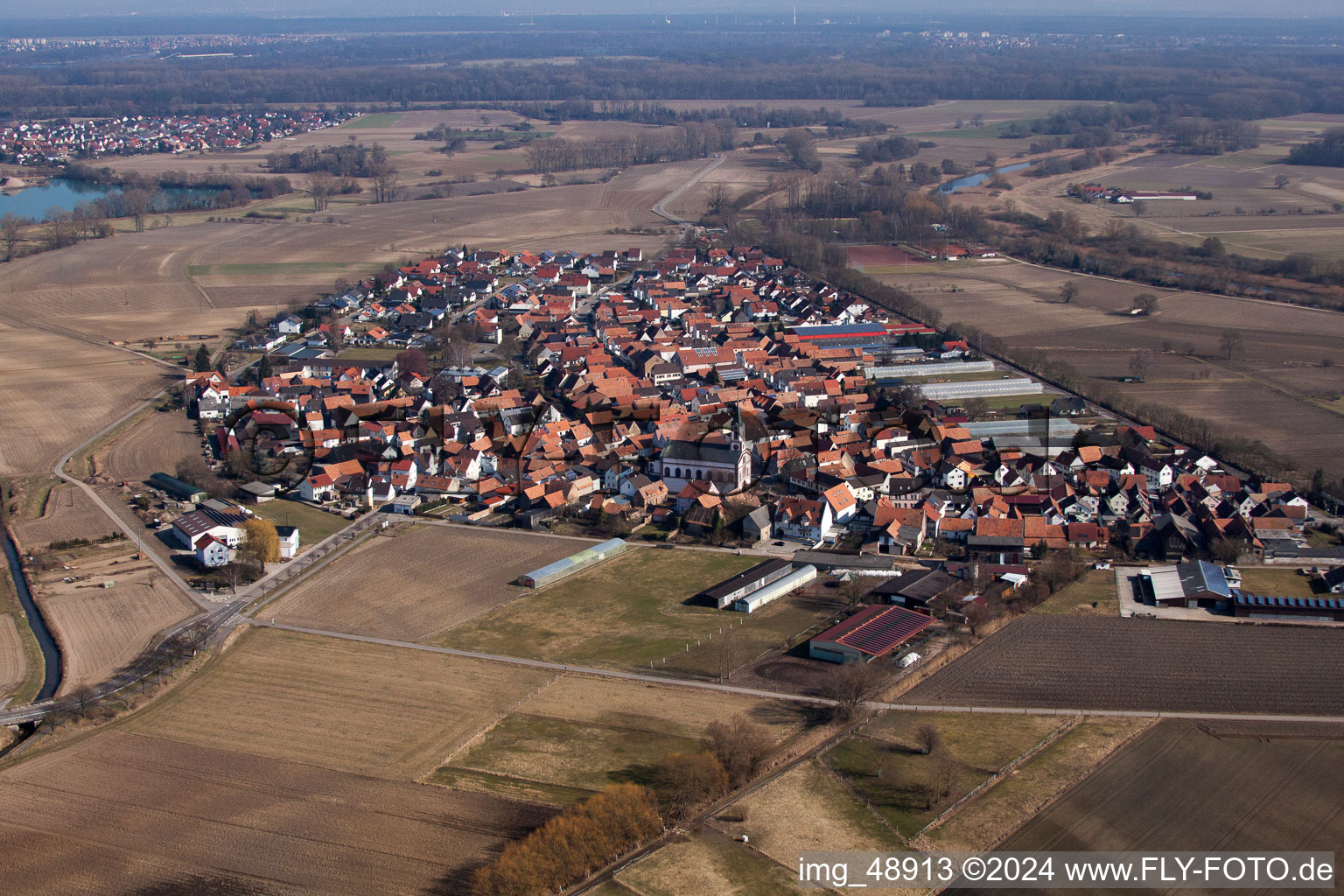 Vue oblique de Neupotz dans le département Rhénanie-Palatinat, Allemagne