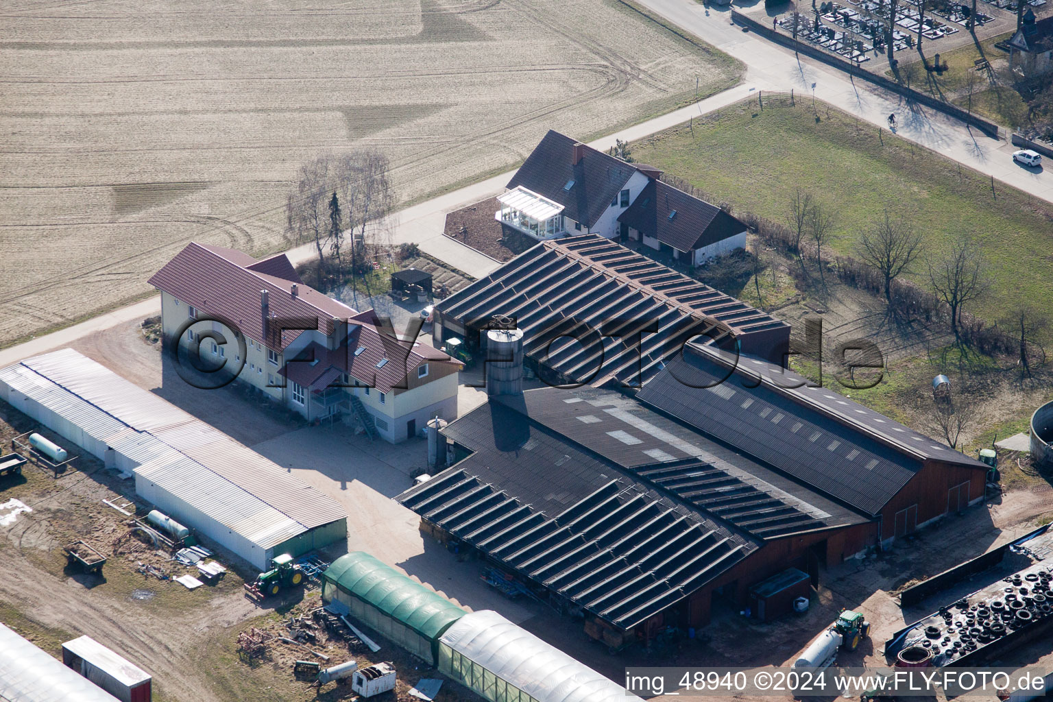 Neupotz dans le département Rhénanie-Palatinat, Allemagne du point de vue du drone