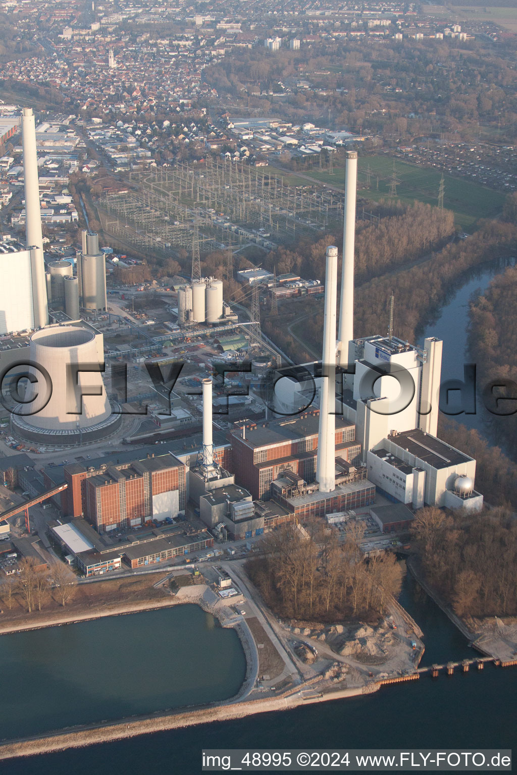 Image drone de Nouveau bâtiment ENBW à le quartier Rheinhafen in Karlsruhe dans le département Bade-Wurtemberg, Allemagne