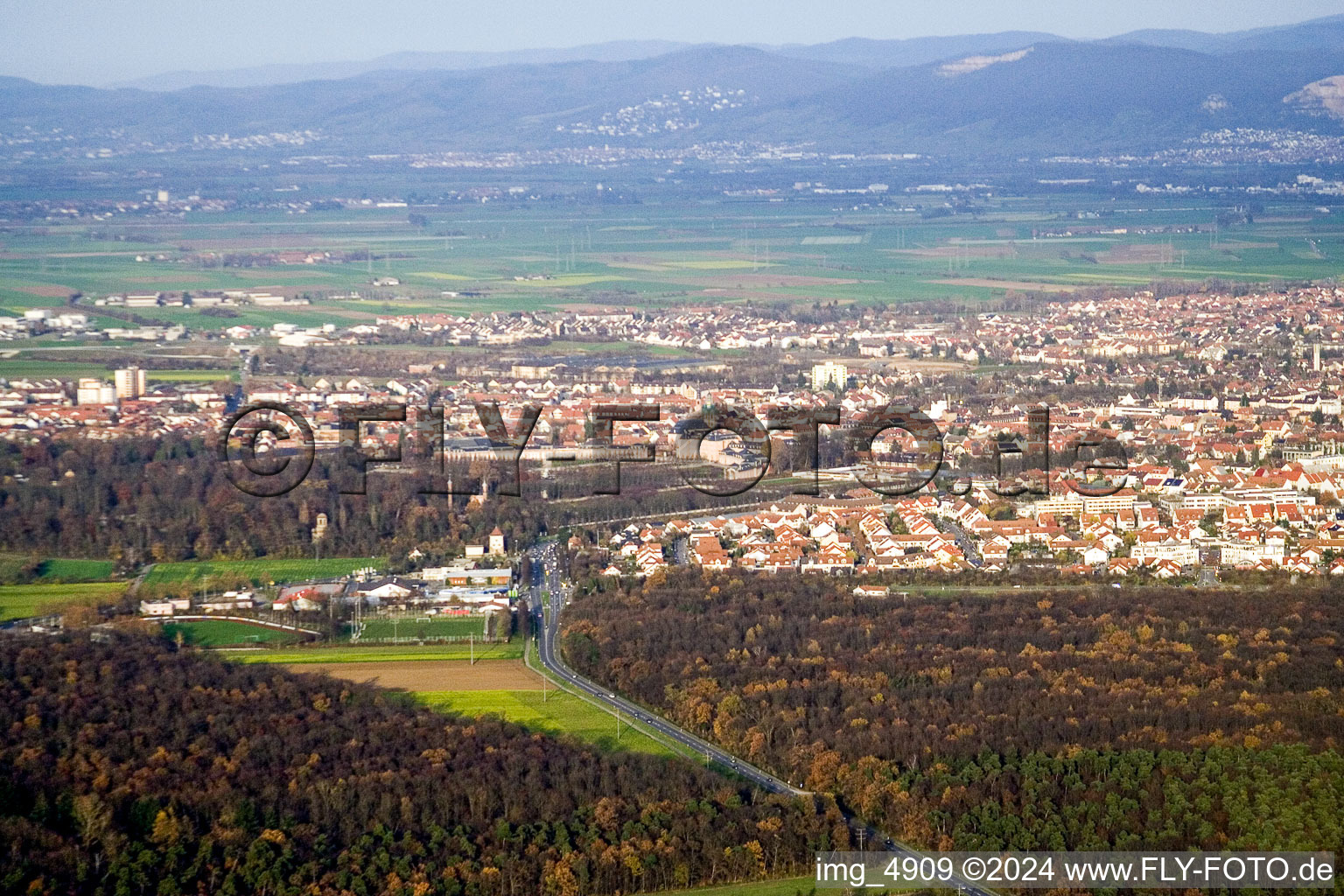 Vue aérienne de Du sud à Schwetzingen dans le département Bade-Wurtemberg, Allemagne