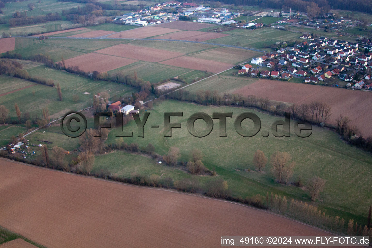 Piste de course à le quartier Billigheim in Billigheim-Ingenheim dans le département Rhénanie-Palatinat, Allemagne d'en haut