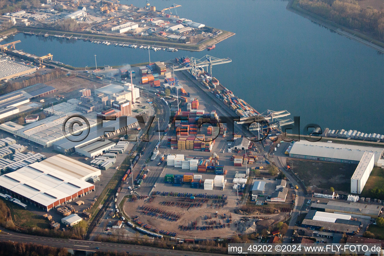 Image drone de Port à Germersheim dans le département Rhénanie-Palatinat, Allemagne