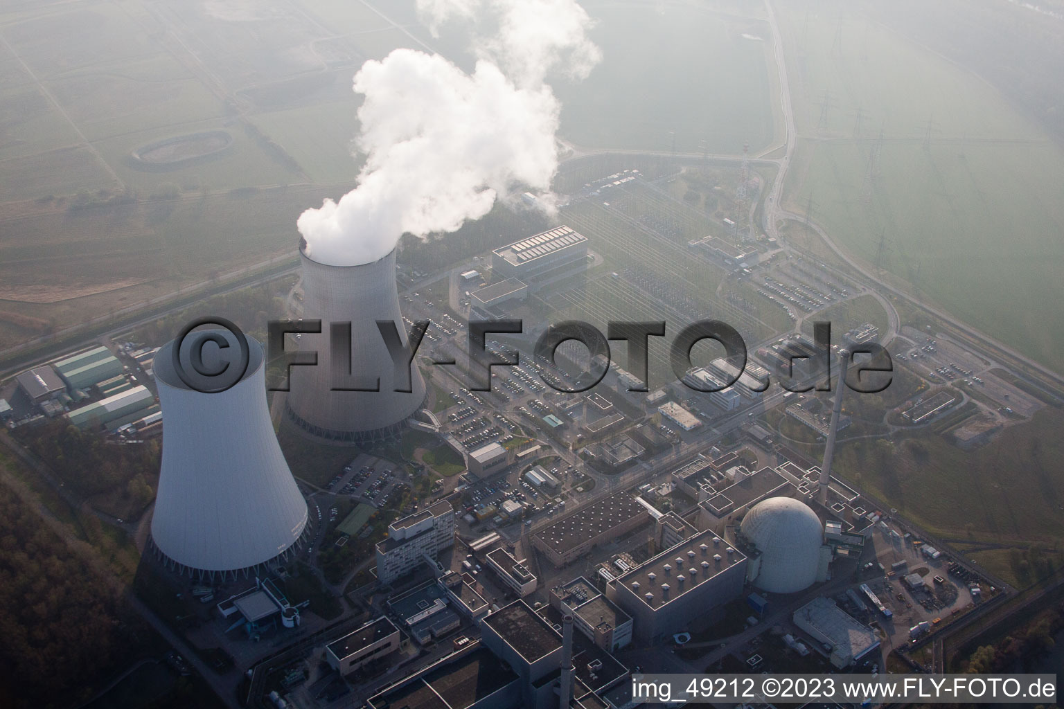 Centrale nucléaire à Philippsburg dans le département Bade-Wurtemberg, Allemagne d'en haut