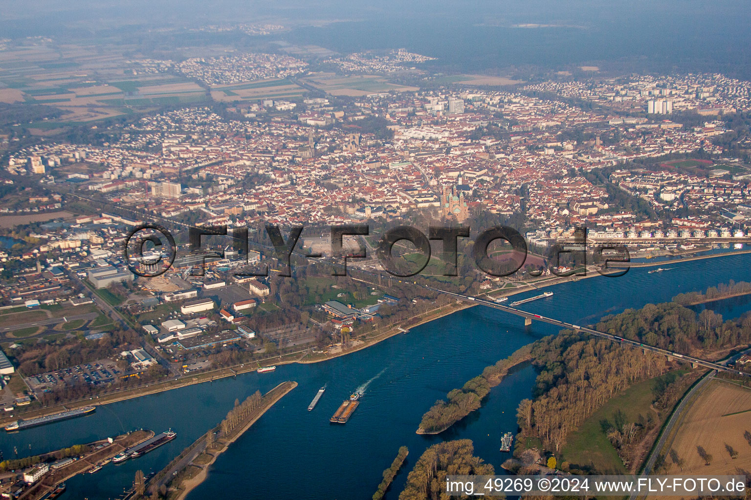 Vue aérienne de Du sud-est à Speyer dans le département Rhénanie-Palatinat, Allemagne