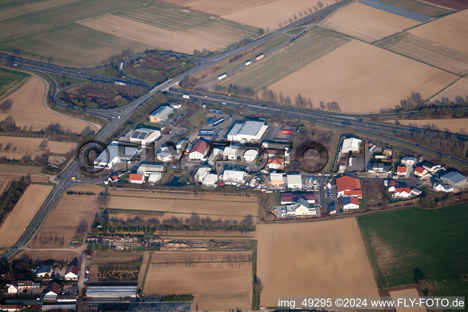 Vue aérienne de Zone industrielle Werkstr à le quartier Berghausen in Römerberg dans le département Rhénanie-Palatinat, Allemagne