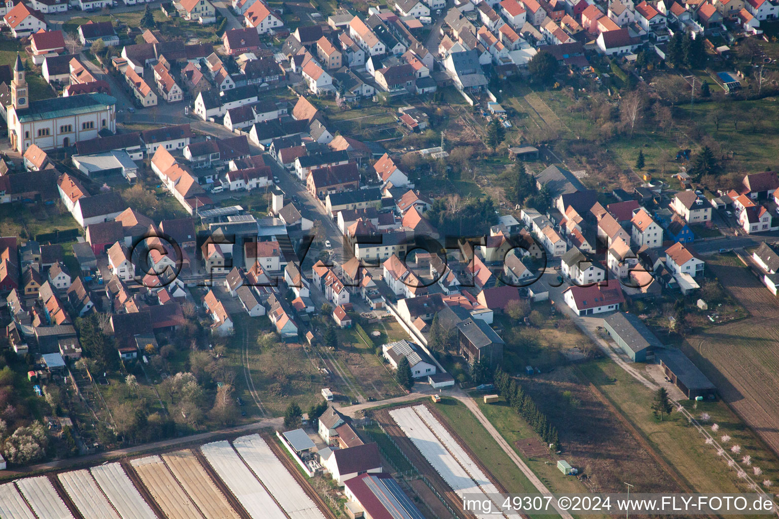 Lingenfeld dans le département Rhénanie-Palatinat, Allemagne vue du ciel