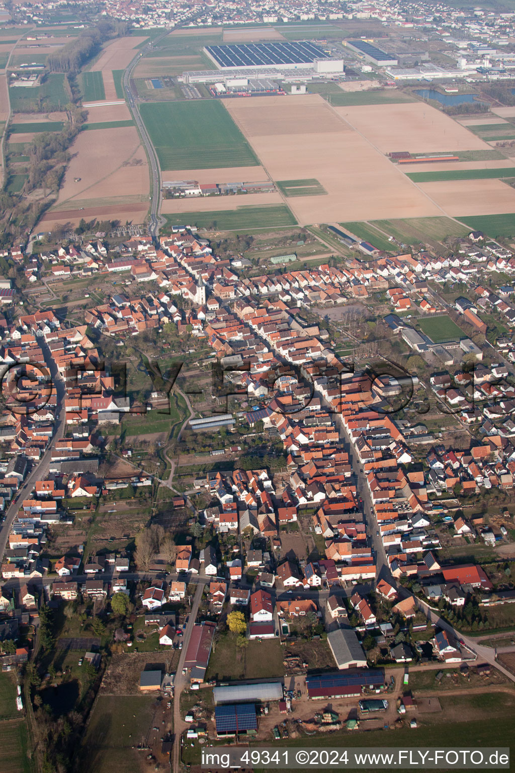 Vue oblique de Knittelsheim dans le département Rhénanie-Palatinat, Allemagne