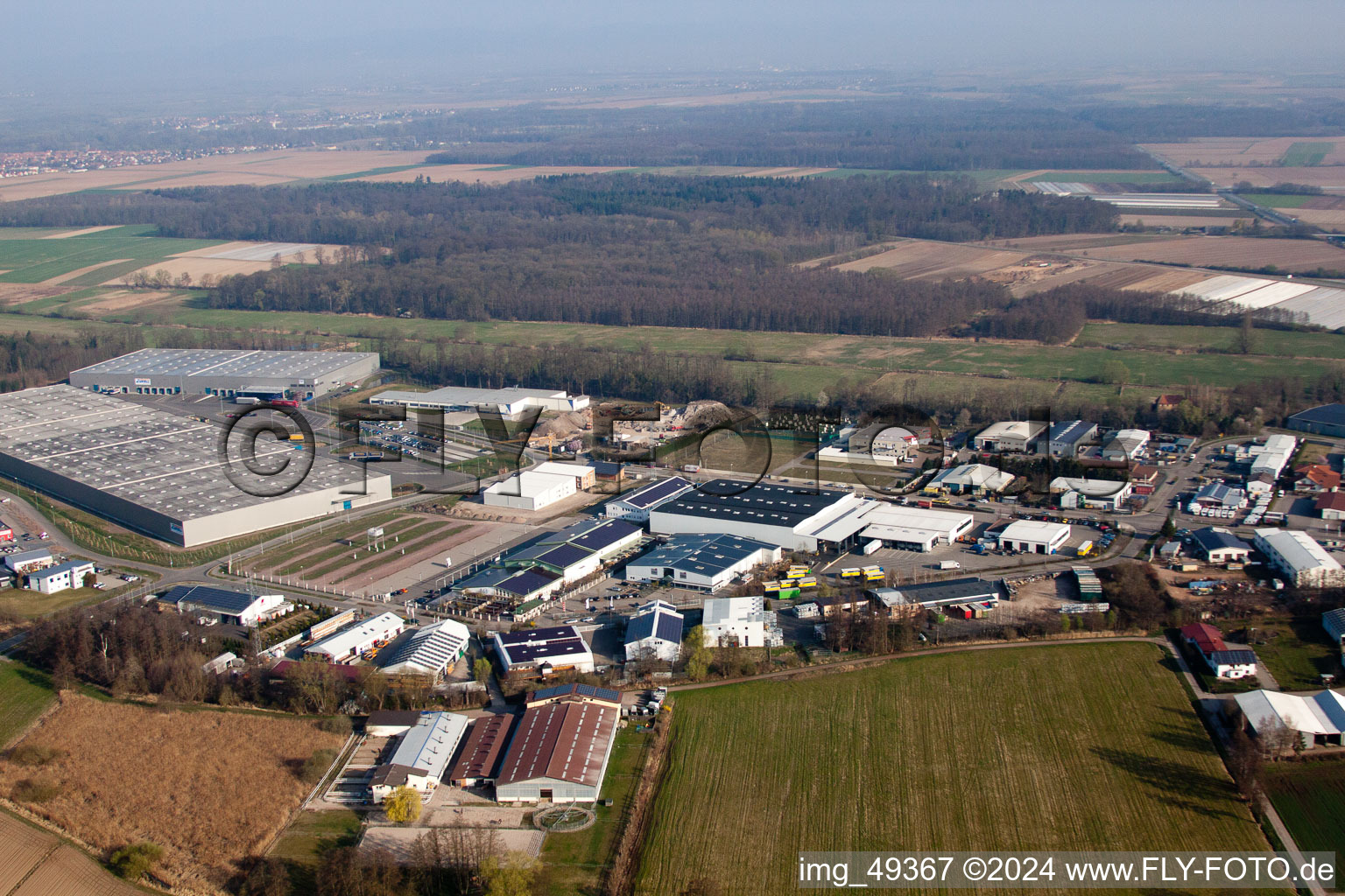 Vue d'oiseau de Zone industrielle de Horst à le quartier Minderslachen in Kandel dans le département Rhénanie-Palatinat, Allemagne