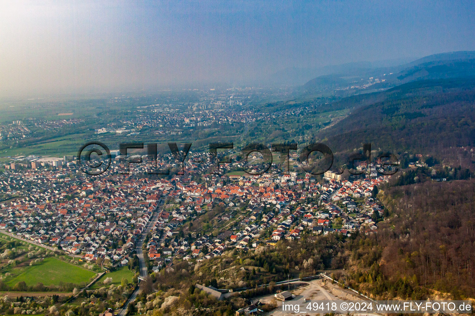 Vue aérienne de Du sud à Nußloch dans le département Bade-Wurtemberg, Allemagne