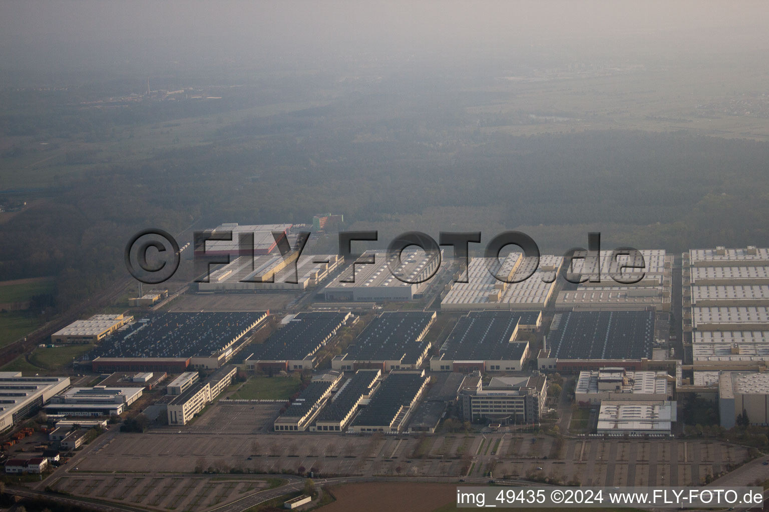 Vue aérienne de Zone industrielle, Heidelberger Druckmaschinen AG à Walldorf dans le département Bade-Wurtemberg, Allemagne