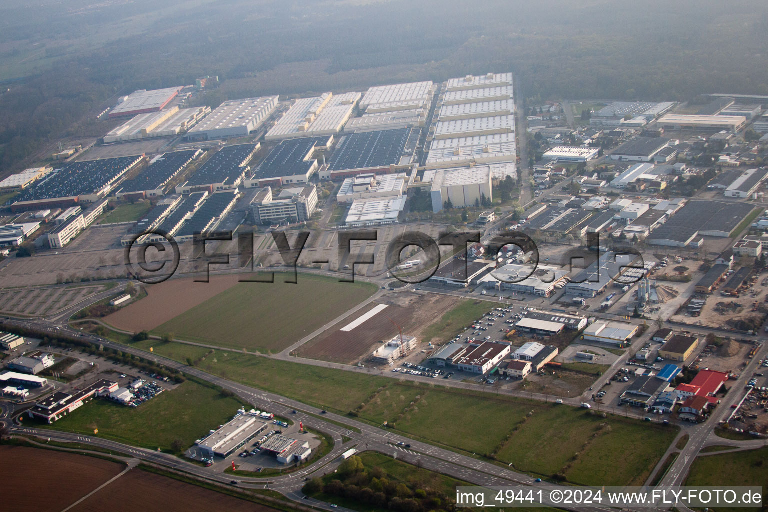 Zone industrielle, Heidelberger Druckmaschinen AG à Walldorf dans le département Bade-Wurtemberg, Allemagne hors des airs