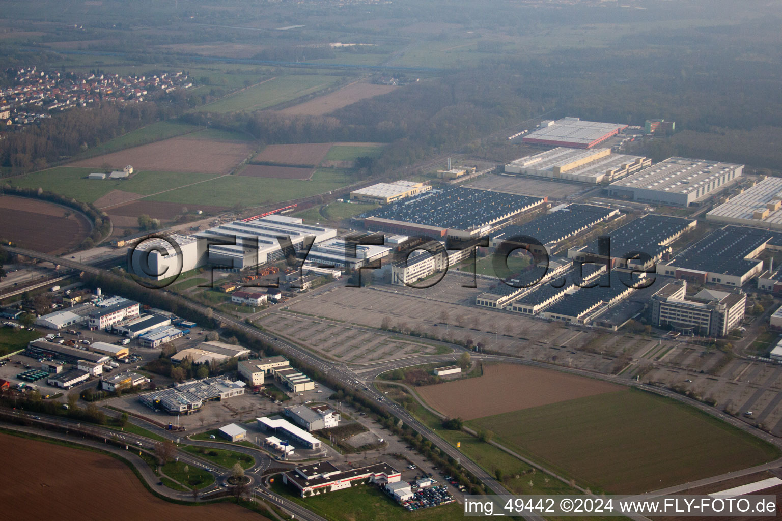 Zone industrielle, Heidelberger Druckmaschinen AG à Walldorf dans le département Bade-Wurtemberg, Allemagne vue d'en haut