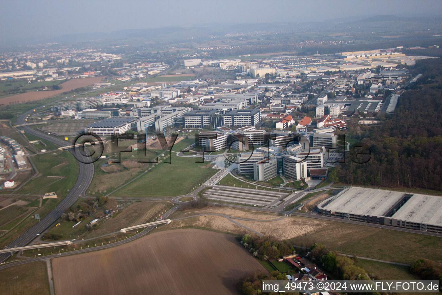 Zone industrielle, SAP AG à Walldorf dans le département Bade-Wurtemberg, Allemagne vue du ciel