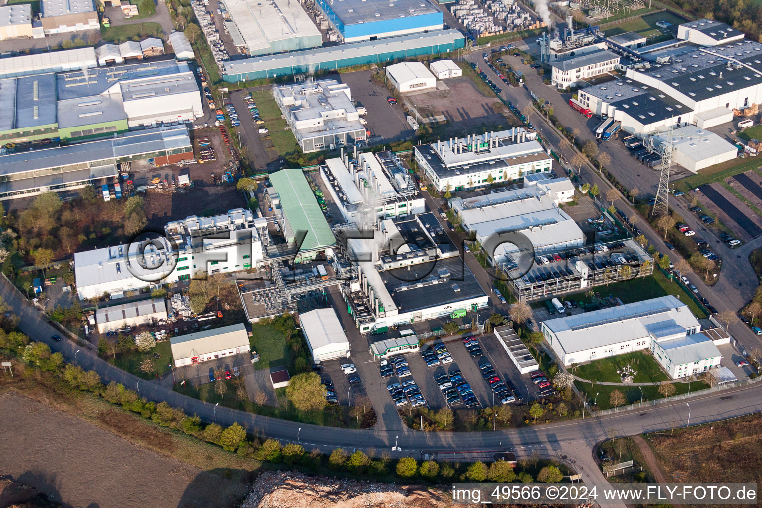 Vue aérienne de Zone industrielle et commerciale Landau Ost (APL Automobil-Prüftechnik Landau GmbH) à Landau in der Pfalz dans le département Rhénanie-Palatinat, Allemagne