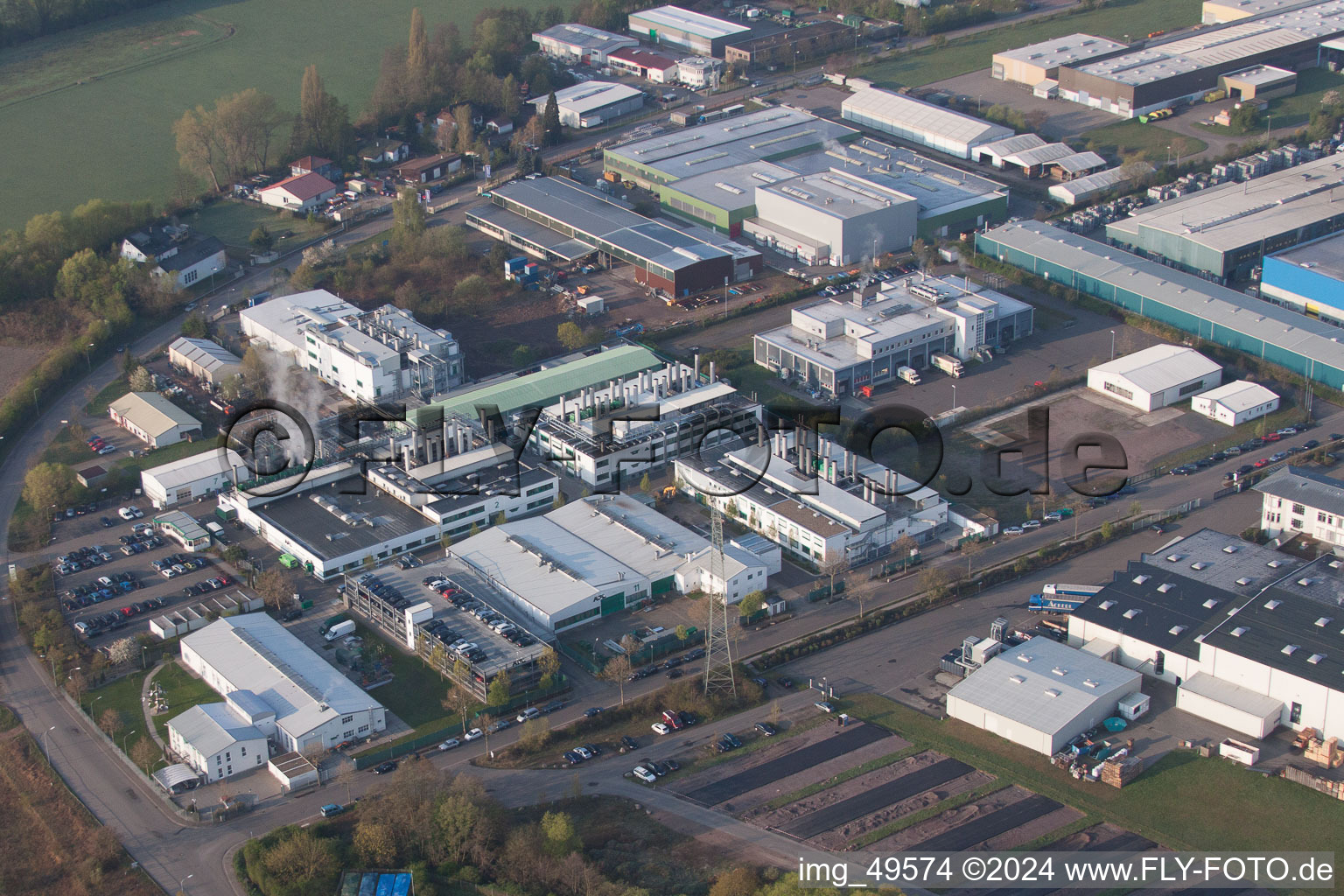 Vue aérienne de Zone industrielle à Offenbach an der Queich dans le département Rhénanie-Palatinat, Allemagne